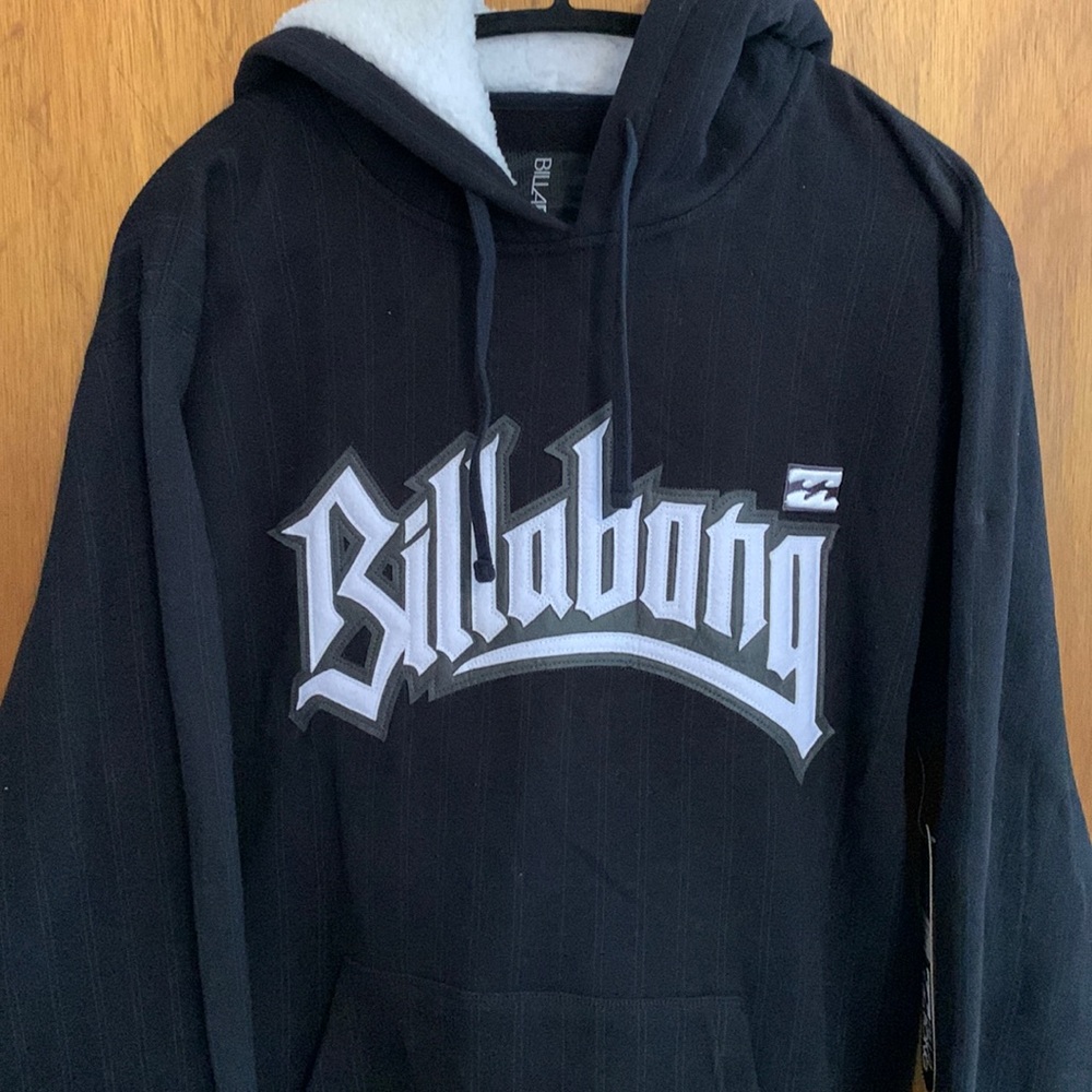 Men’s NWT Black Pinstripe Billabong Pullover